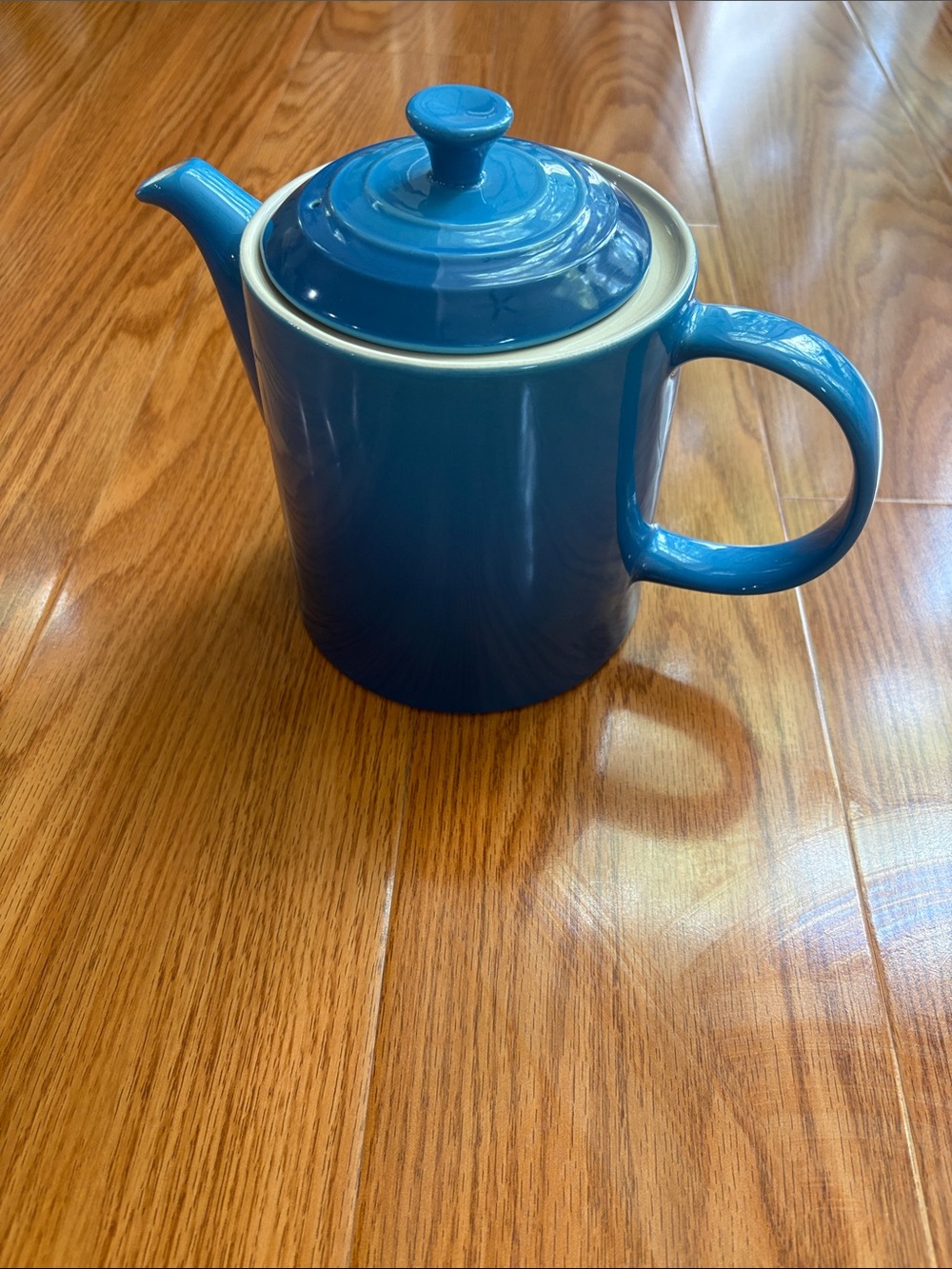 Le Creuset 1.3 L Grand Tea Pot in Marseille